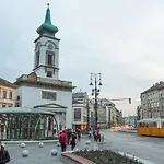 Appartement Corvin Dori *