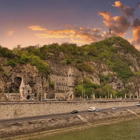 Family Apartment Corvin- With Parking * Budapest